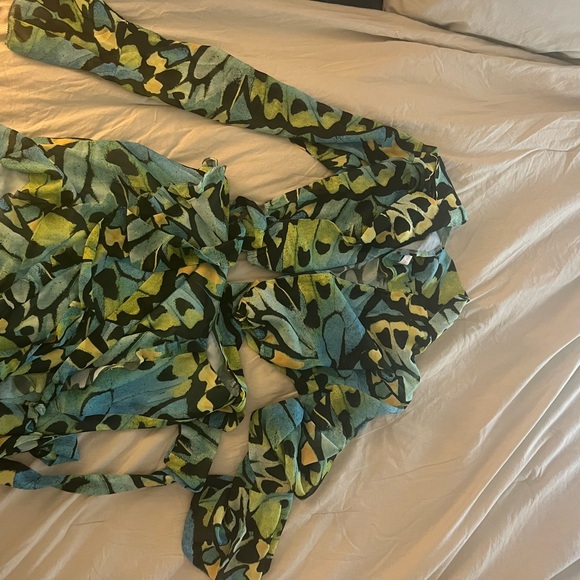 Meshki Butterfly Ruffle Set - Picture 3 of 6